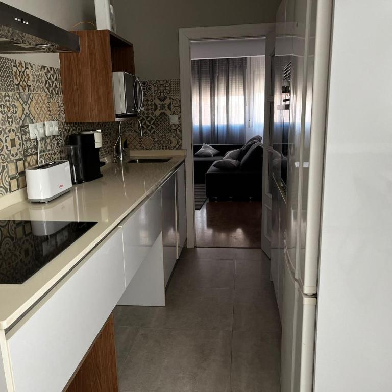 Estupendo apartamento en Estación-Centro, WIFI, Agua por Osmosis - Apartamento de 3 dormitorios - 14