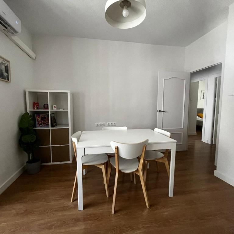 Estupendo apartamento en Estación-Centro, WIFI, Agua por Osmosis - Apartamento de 3 dormitorios - 19