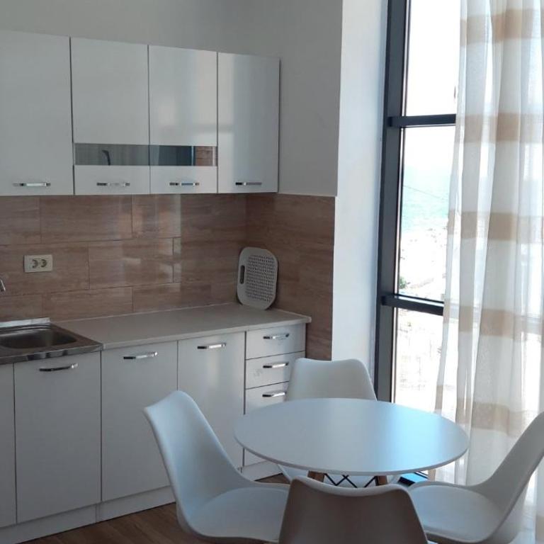 Queen Apartments & Rooms - Superior Studio - 2