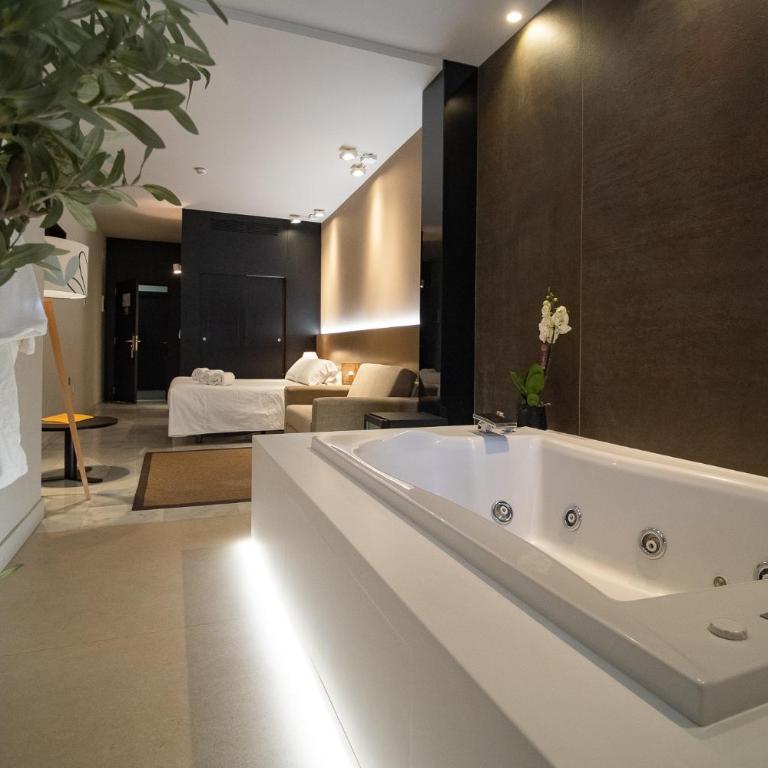 Hotel Barrameda - Habitación Doble Superior con bañera de hidromasaje - 3