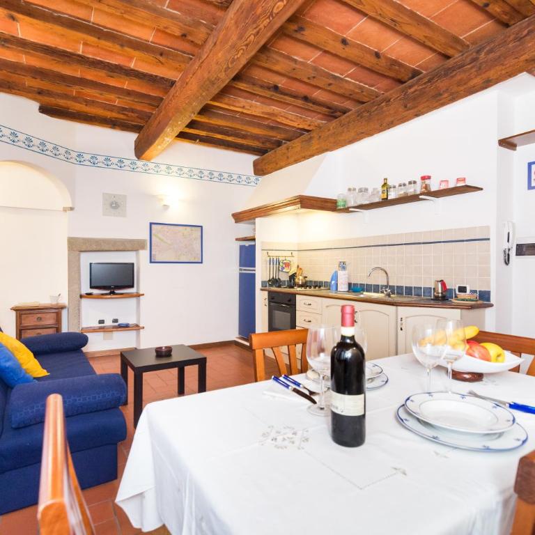 Laura Holiday House - One-Bedroom Apartment - 4