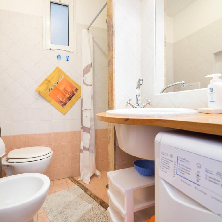 Laura Holiday House - One-Bedroom Apartment - 17