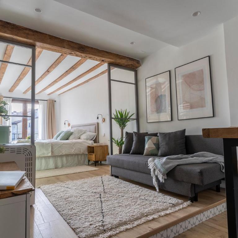 Cathedral Suite Home - Loft - 20