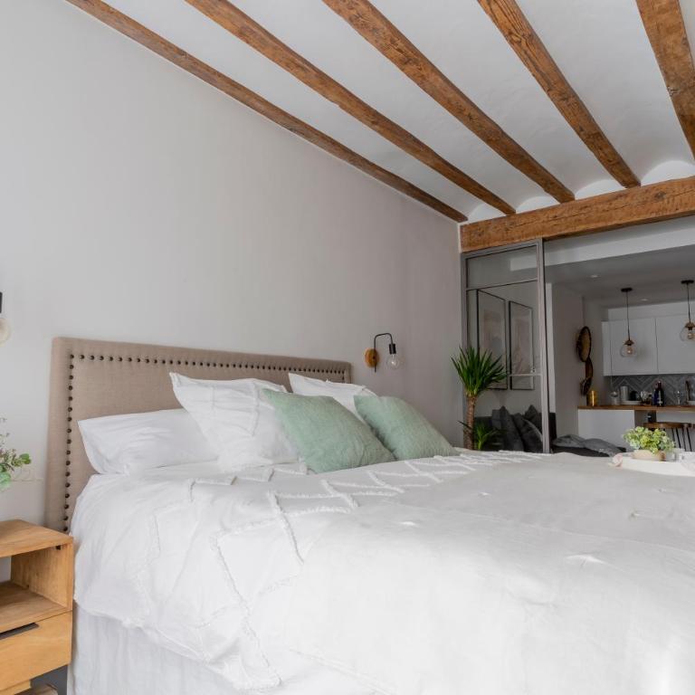 Cathedral Suite Home - Loft - 24
