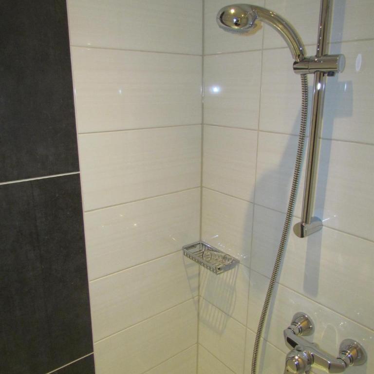 Ferienwohnung Pfister Maria - Apartment mit 2 Schlafzimmern und Dusche - 2