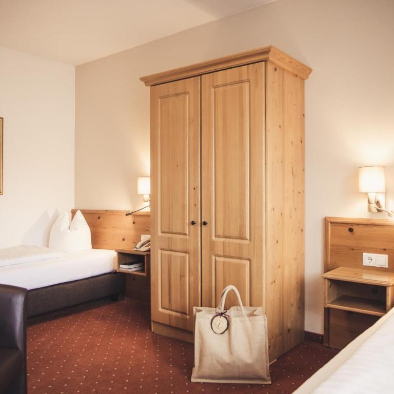 Hotel Johanna mitten im Ötztal - Budget Doppel-/Zweibettzimmer - 3