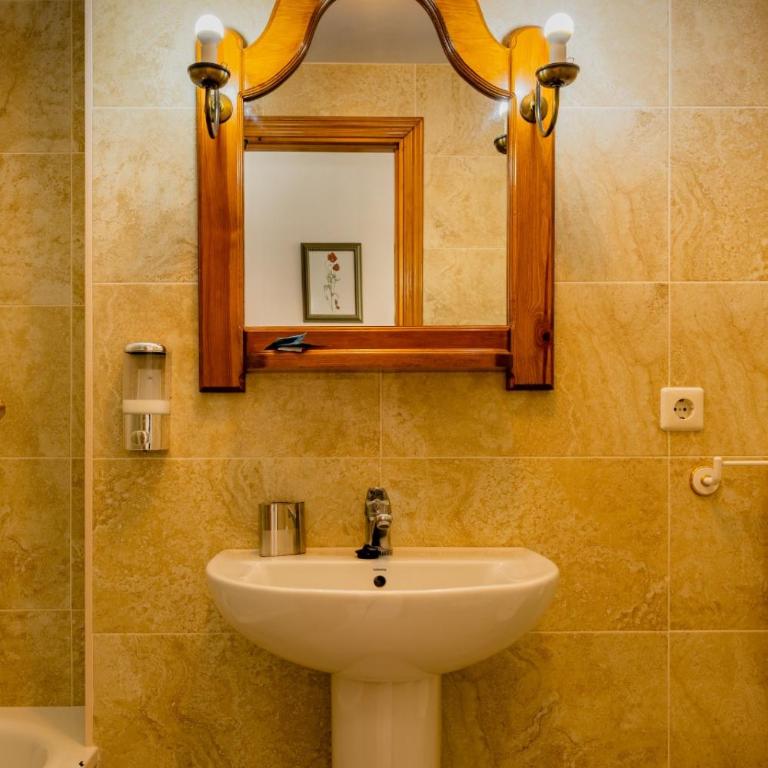 Hotel La Morena - Habitación Doble Deluxe con balcón - 8