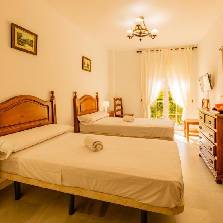 Hotel La Morena - Habitación Doble Deluxe con balcón - 4