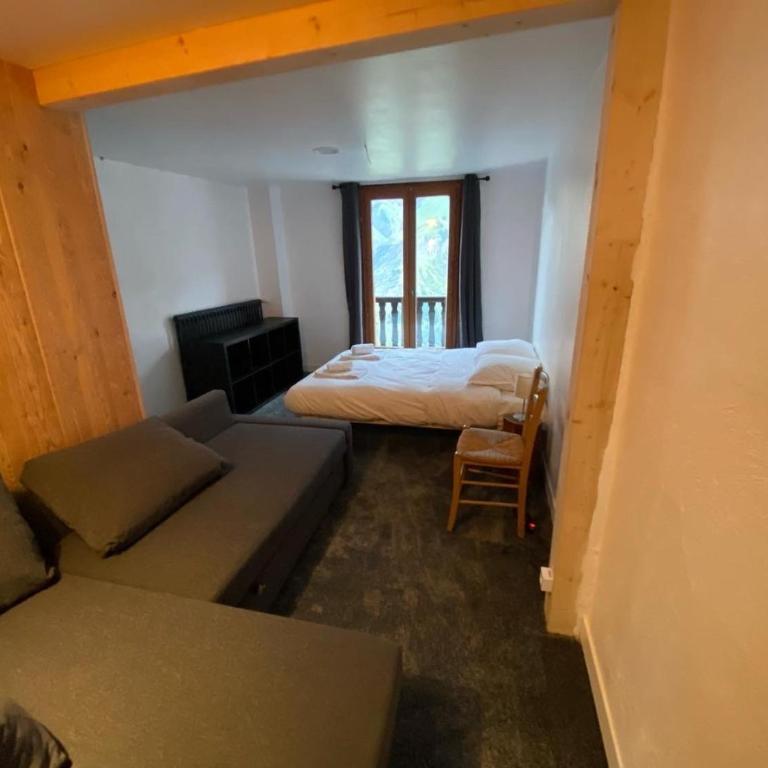 RestAuberge La Reine Meije - Chambre Double - Vue sur Parc - 5