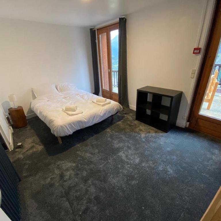 RestAuberge La Reine Meije - Chambre Familiale avec Terrasse - 1