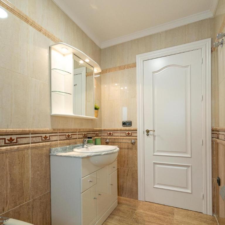 Exclusivo Piso Granada, PARKING PRIVADO OPCIONAL - Two-Bedroom Apartment - 30