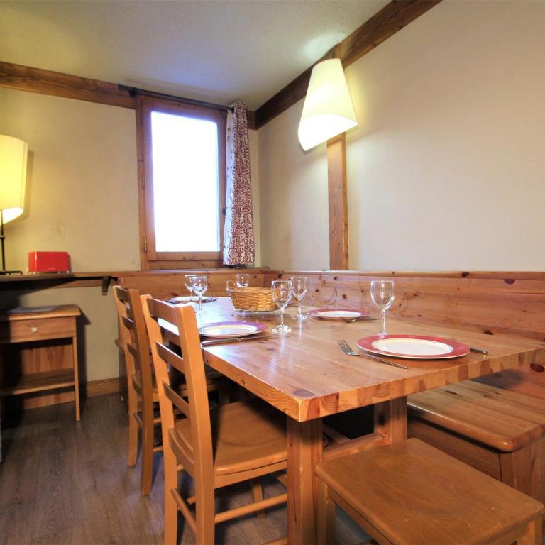 Appartement rénové proche centre, 2 chambres, 6 pers, balcon, casiers à skis - Apartment mit 2 Schlafzimmern - 1
