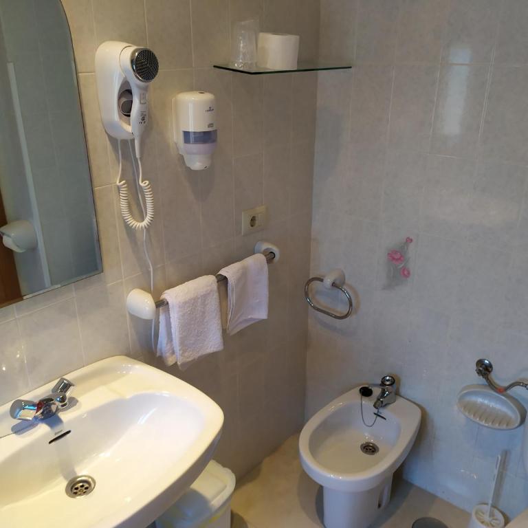 Hotel Brisa del Mar - Habitación Doble con balcón - 1 o 2 camas - 20