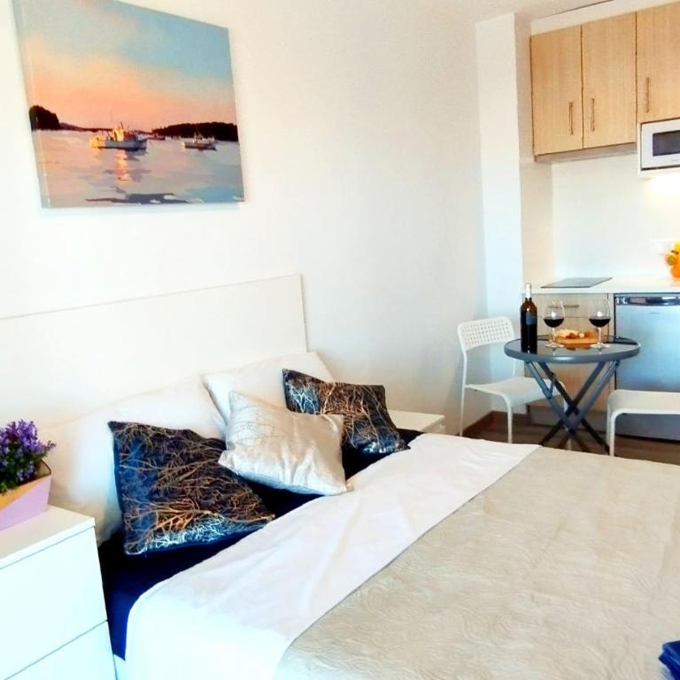 Studio with terrace and pool - Apartamento de 1 dormitorio - 4