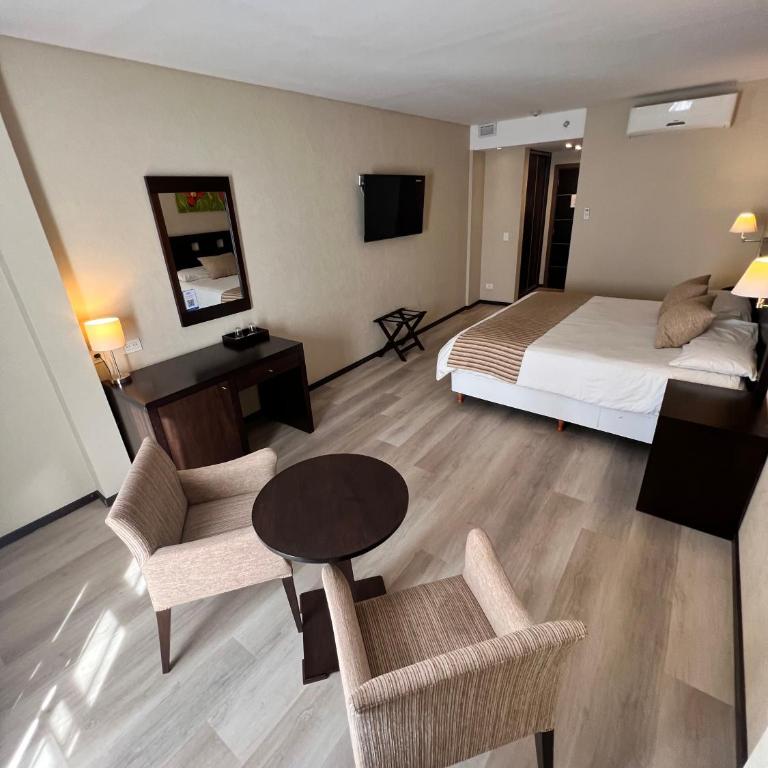 Howard Johnson Hotel & Resort Funes - Habitación Superior - 1 cama grande - 2