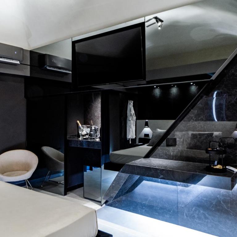 4 Suites " unconventional living rooms " - Queen Room with Spa Bath - 1