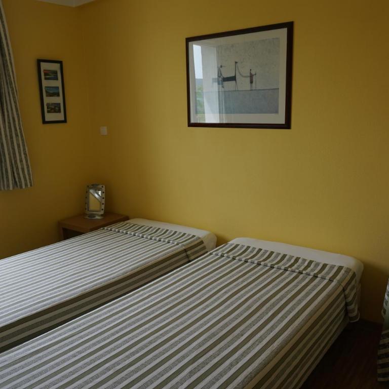 Gîte des Grands Causses - Chambre Double avec Salle de Bains Commune - 1