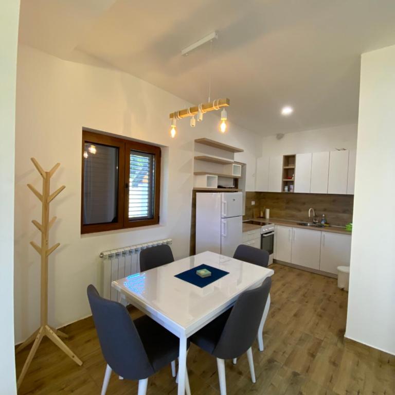 turisticki apartmani “Kraljeva stolica” - One-Bedroom Apartment - 8