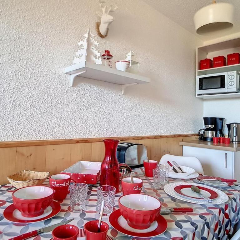 Appartement rénové 4 pers · Balcon Sud · Proche pistes et commerces - FR-1-344-1112 - Apartamento - 8