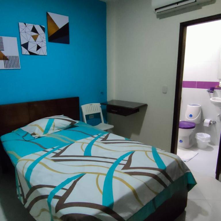 CasaHotel Barrancabermeja - Habitación Individual con baño privado - 9