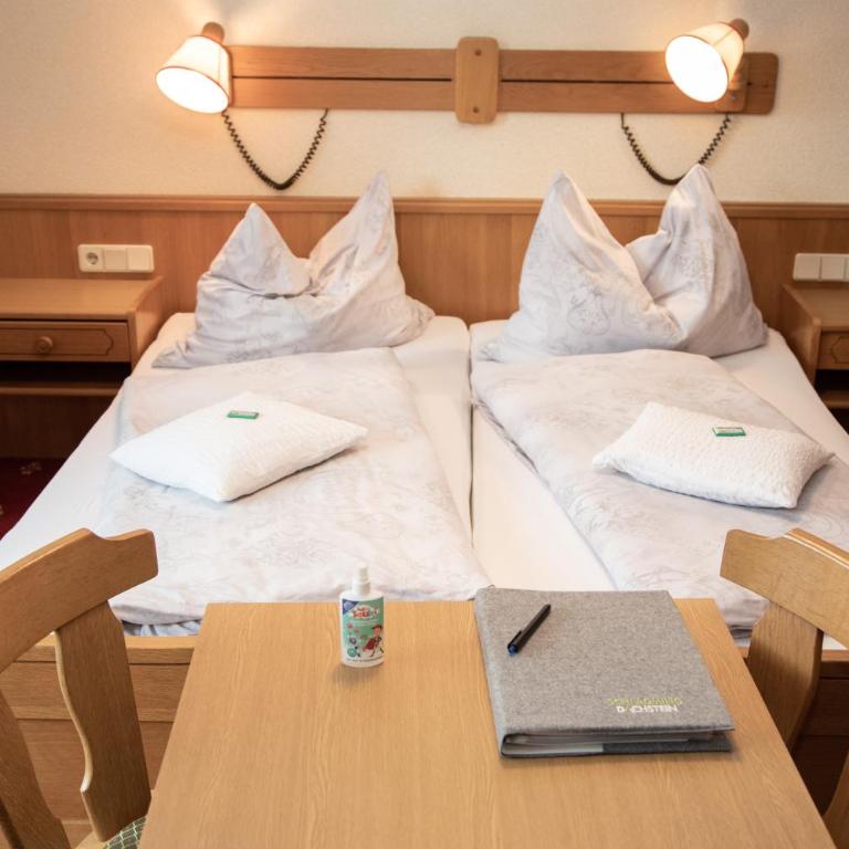 Rosspointnerhof - Doppelzimmer mit Balkon - 23