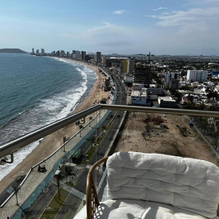 Luxury condo en Malecón, Alberca Infinity & Jacuzzi - Deluxe Apartment - 10