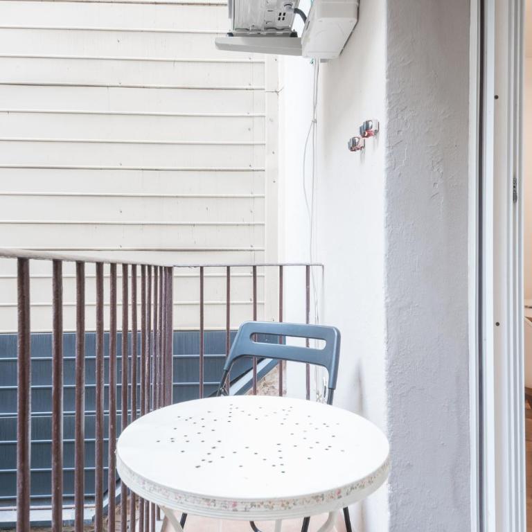 Homenfun Barcelona Gracia - One-Bedroom Apartment - 8