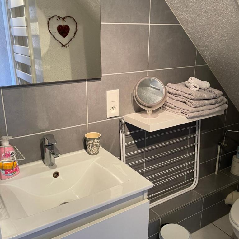 Aux petits cœurs de Colmar PETITE VENISE - Maisonette-Apartment - 32