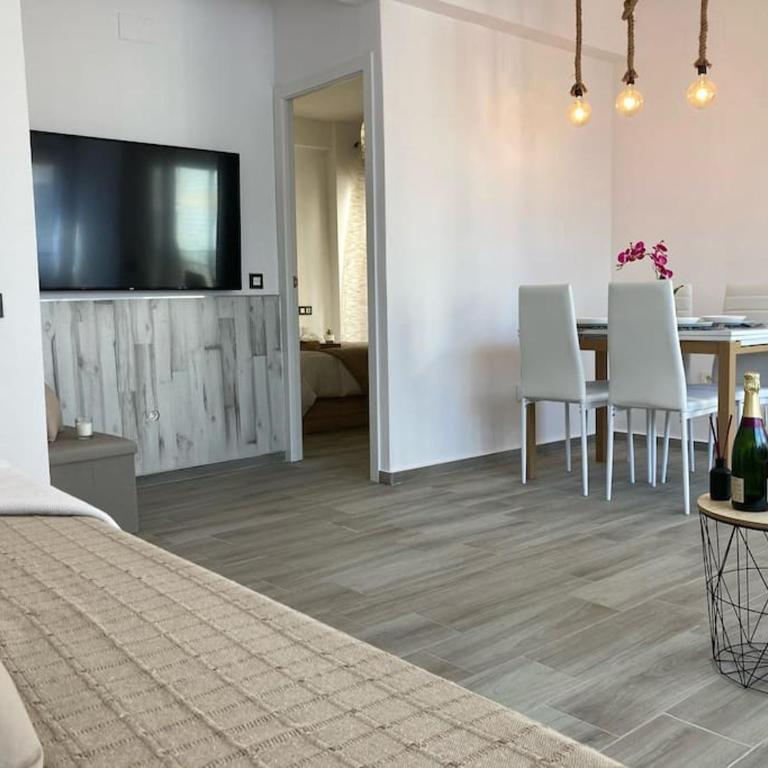 Coqueto Apartamento de Playa con Piscina y Terraza - Apartamento de 1 dormitorio - 1