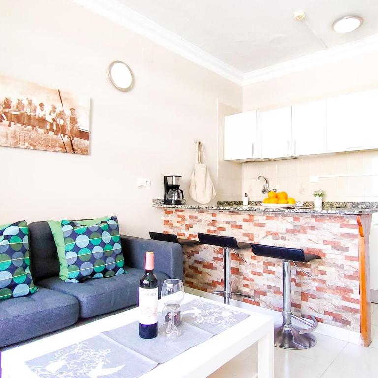 Beach Friendly Holiday Home - One-Bedroom House - 5