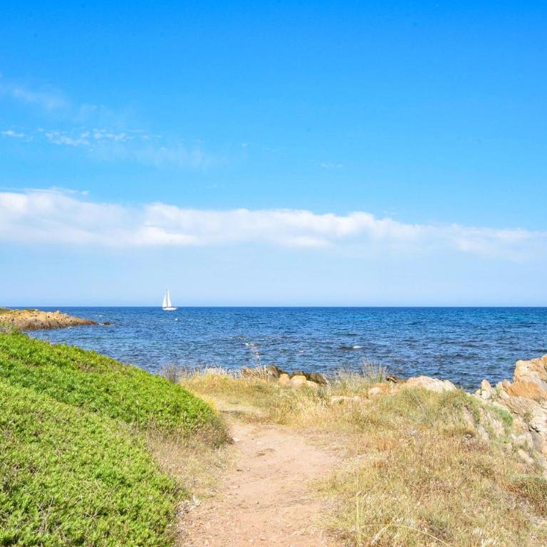 1 Bedroom Cozy Home In Budoni - Casa Vacanze con 1 Camera da Letto - 6