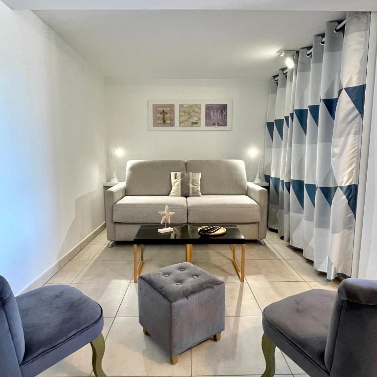 Studio classé 3 étoiles de 36 m2, indépendant dans villa avec piscine - Studio - 6
