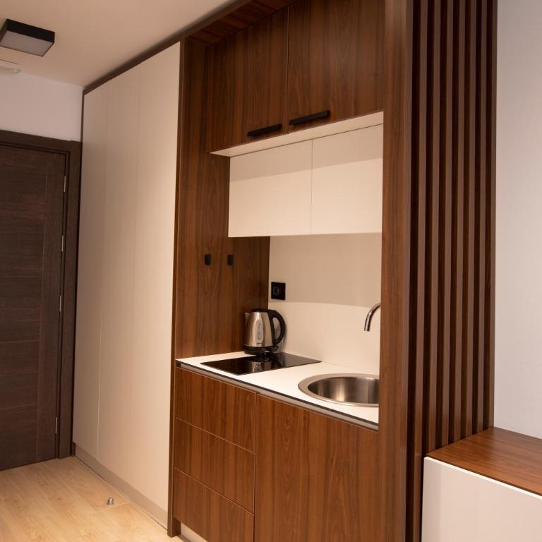 Apart & Spa Zoned - Deluxe Studio with Free Wellness Access - 10