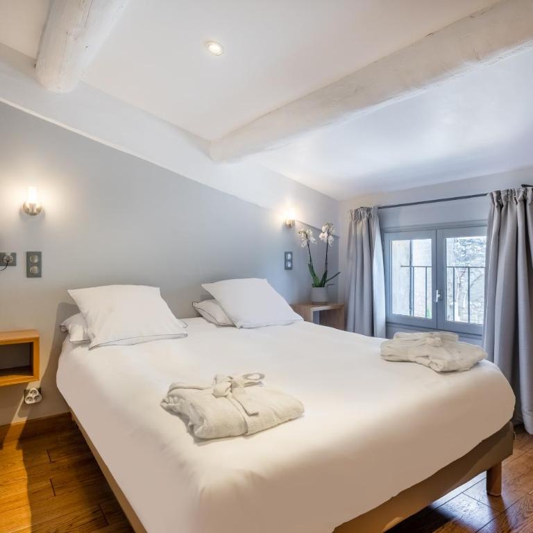 Boutique Hôtel Entraigues - Chambre Double Confort - 1
