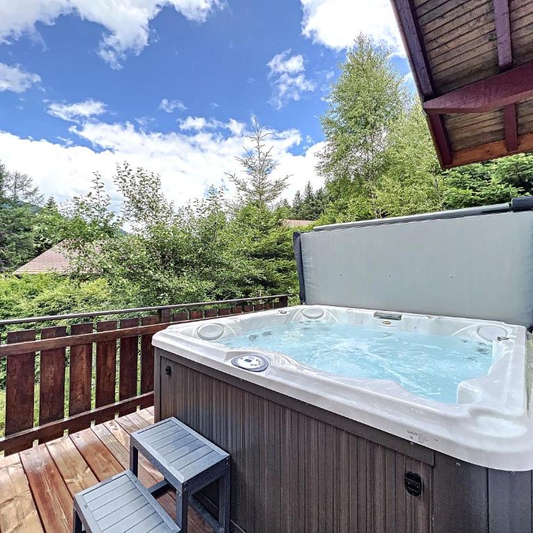 LES CIMES BLANCHES CLEDICIHOME Chalet 10 pers SPA & Grand terrain 4 MINUTES DES PISTES - Chalet - 30