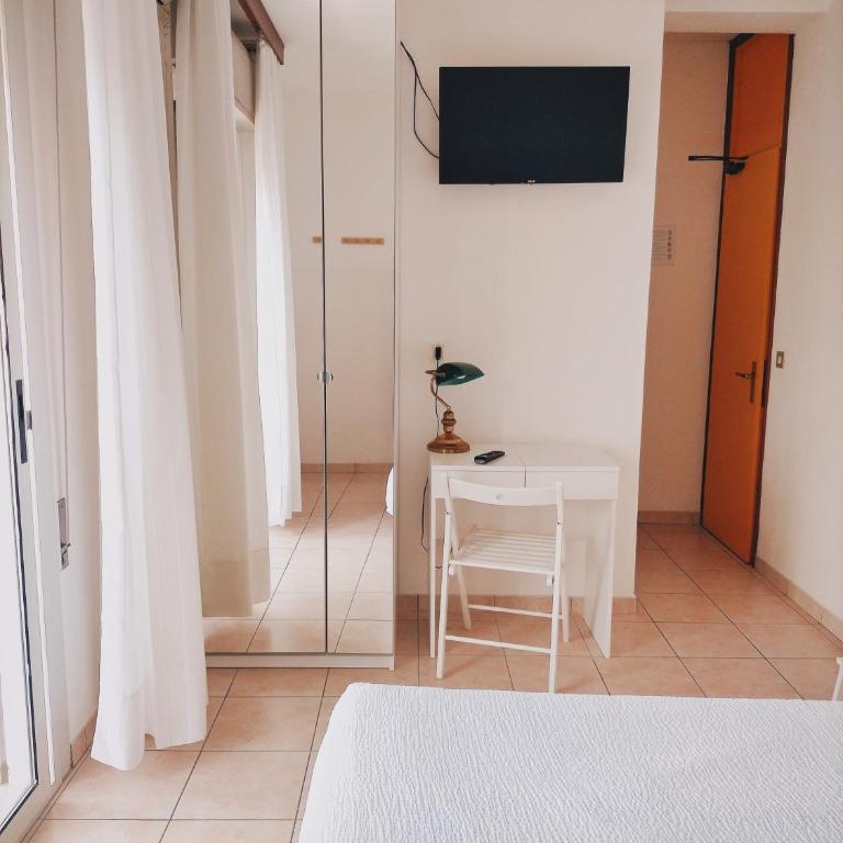 Le Petit Hotel - Camera Matrimoniale/Doppia con Letti Singoli con Terrazza - 12