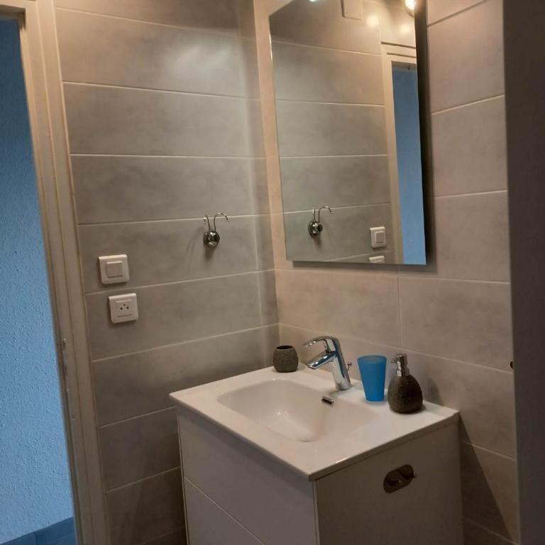 Superbe appartement avec vue sur le port et plage - Apartamento de 1 dormitorio - 9