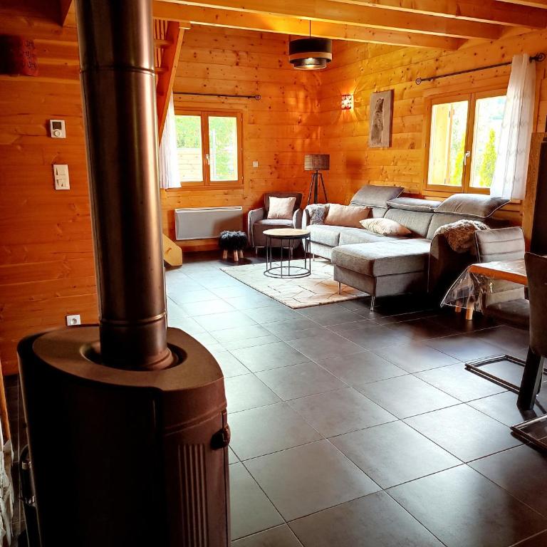 ⁂⁂ LE NID DE PIERRE & JULIE [CLEDICIHOME] 2 pas du centre ville / SPA & TERASSE AMENAGEE ⁂⁂ - Chalet - 17