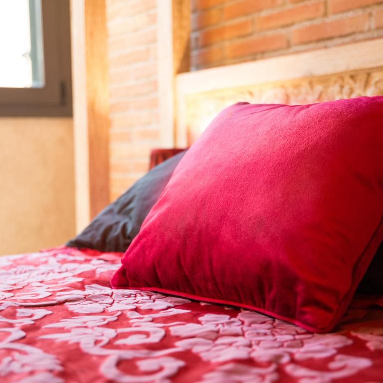 Hotel Històric - Habitación Doble Roja - 4