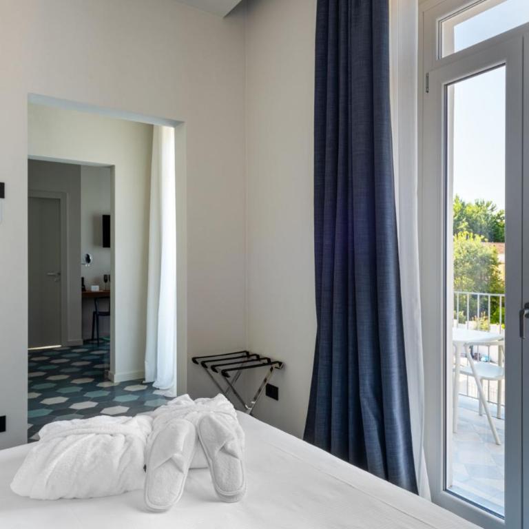 Villa Fedora Luxury Suites - Camera King con Balcone - 8