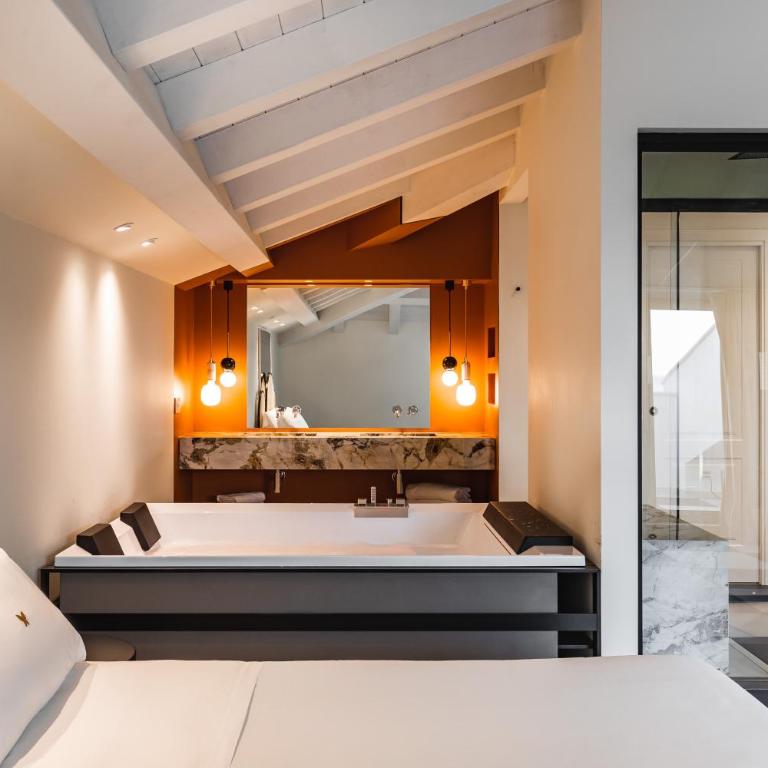 SeeBay Hotel - Royal Bay Suite with Terrace and Sea View - 9