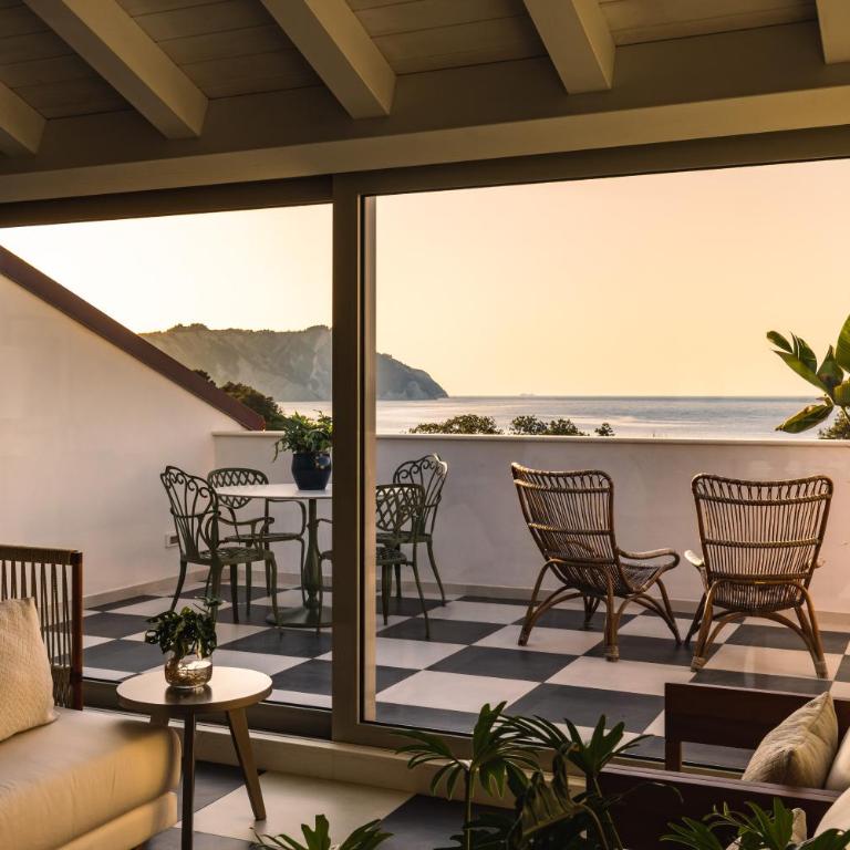 SeeBay Hotel - Royal Bay Suite with Terrace and Sea View - 7