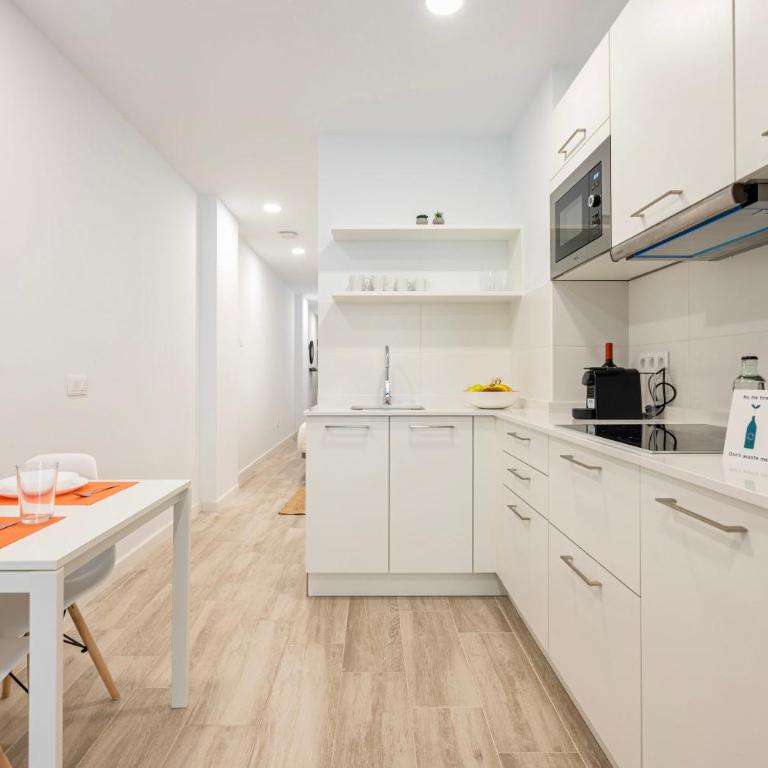 Famara Suites - Apartamento con balcón - 9