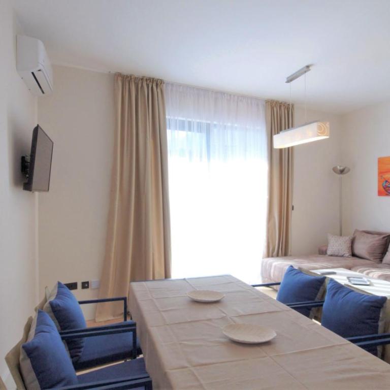 Silver Beachfront Becici - Two-Bedroom Apartment - 4