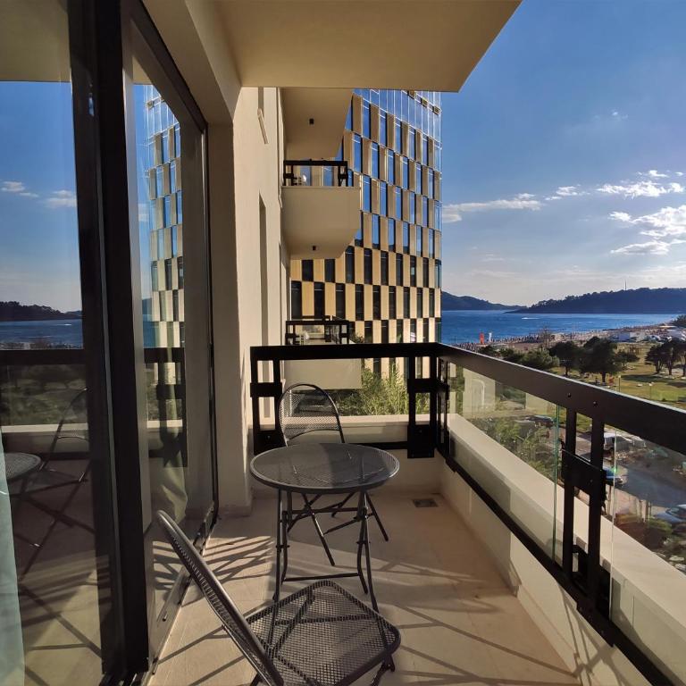 Silver Beachfront Becici - Two-Bedroom Apartment - 7