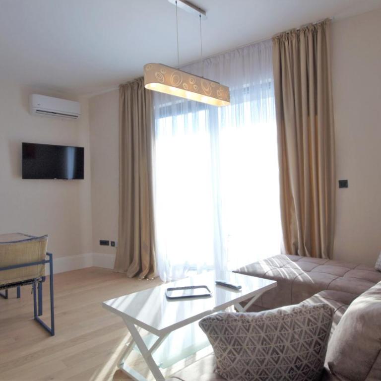 Silver Beachfront Becici - Two-Bedroom Apartment - 9