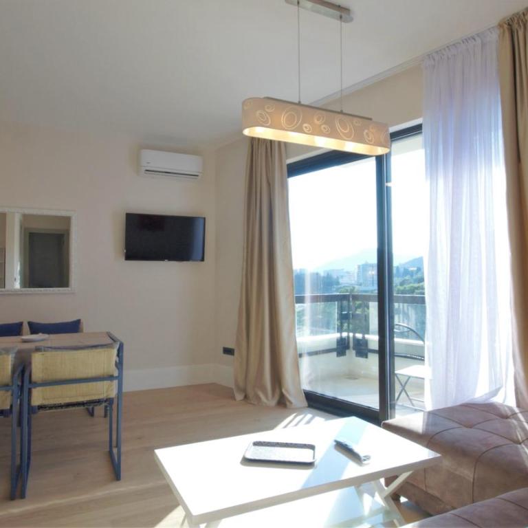 Silver Beachfront Becici - Two-Bedroom Apartment - 12