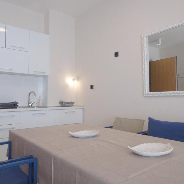 Silver Beachfront Becici - Two-Bedroom Apartment - 15