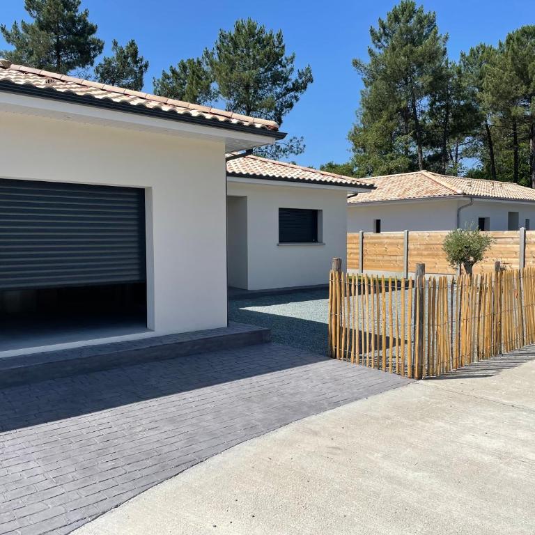 MAISON moderne avec piscine chauffée - Haus mit 3 Schlafzimmern - 28