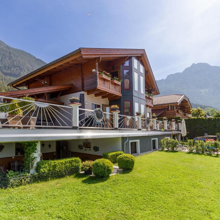 Ferienwohnung Biechl - Apartment mit Terrasse und Bergblick - 2